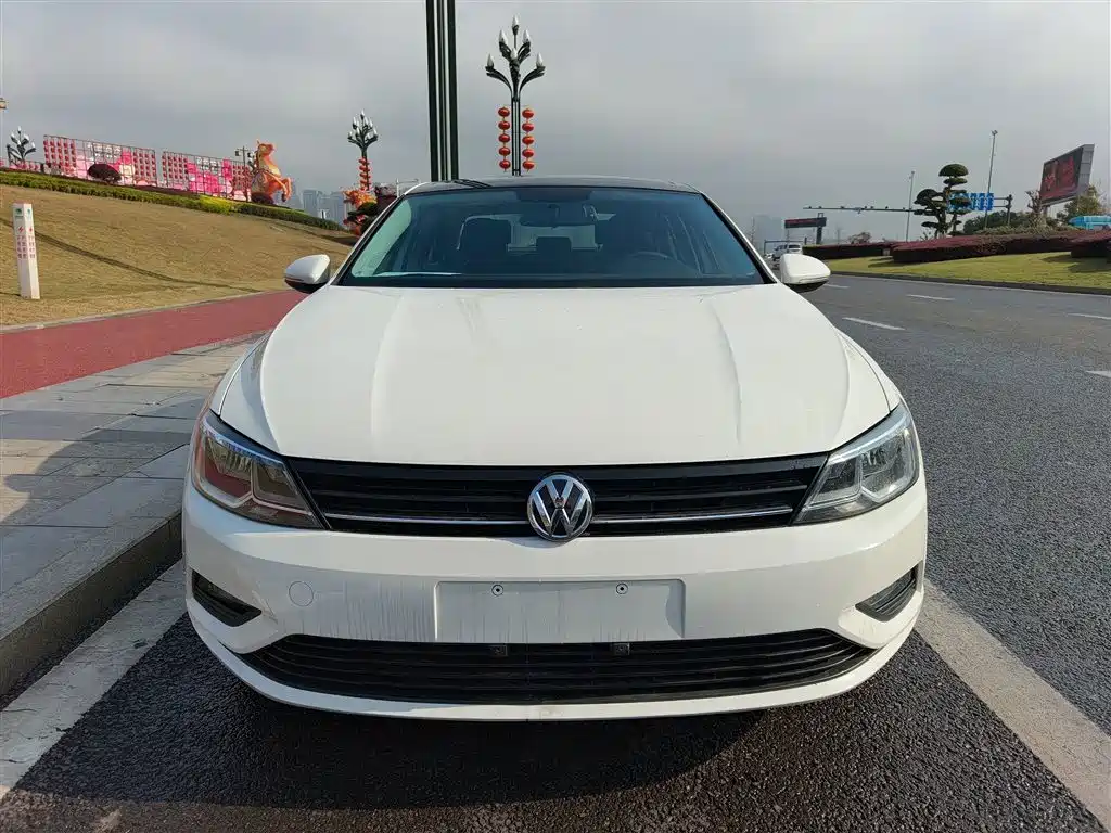 Volkswagen Lamando 2018 230TSI DSG