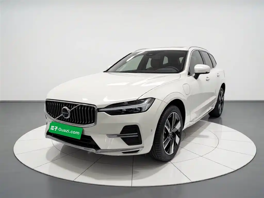 Volvo XC60 PHEV 2025