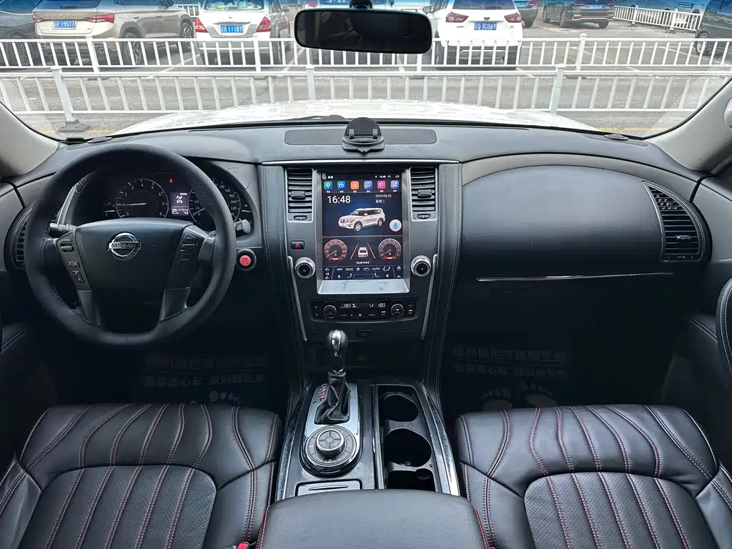 Nissan Patrol — миниатюра 10