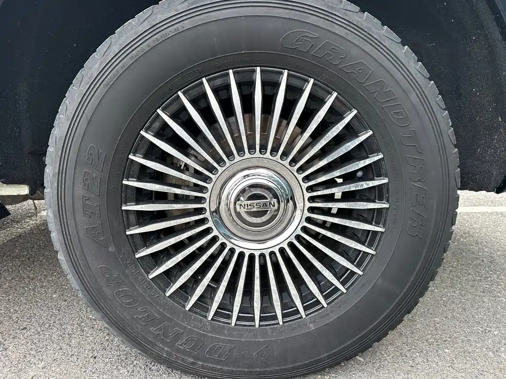 Nissan Patrol — миниатюра 20