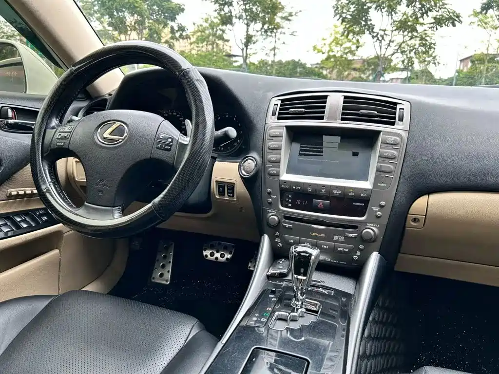 Lexus IS — миниатюра 6