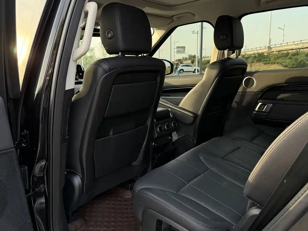 Land Rover Discovery — миниатюра 8