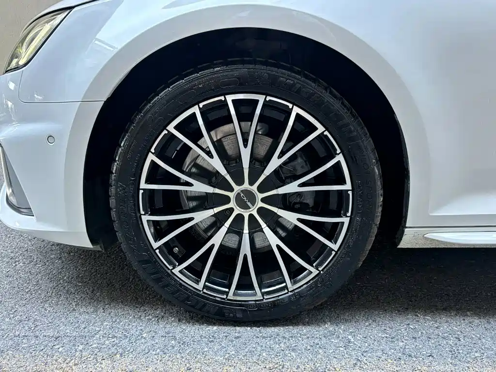 Audi A4L — миниатюра 6