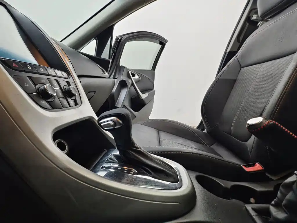 Buick Excelle — миниатюра 11
