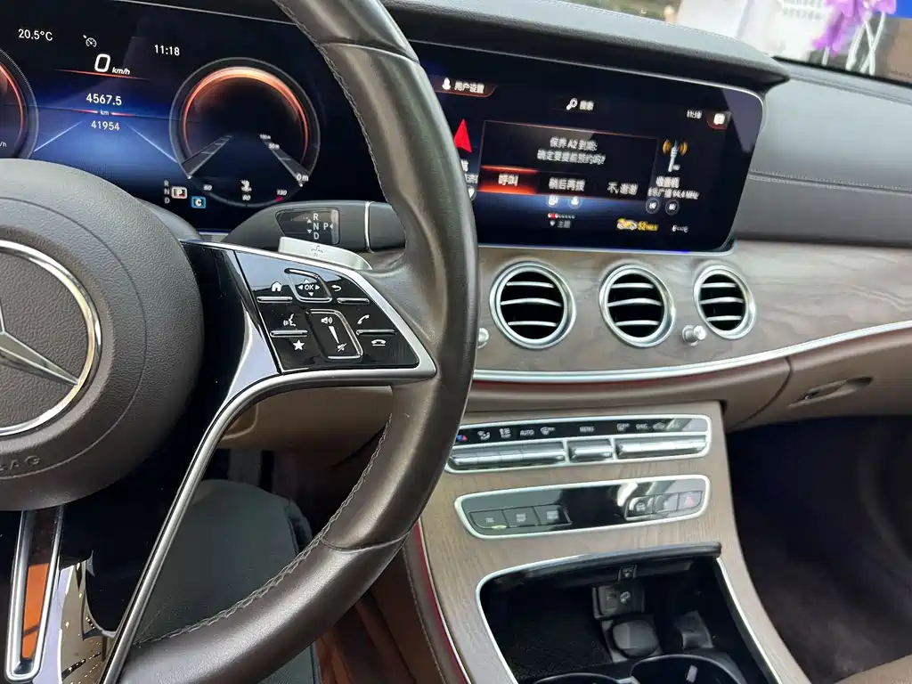 MERCEDES-BENZ E CLASS