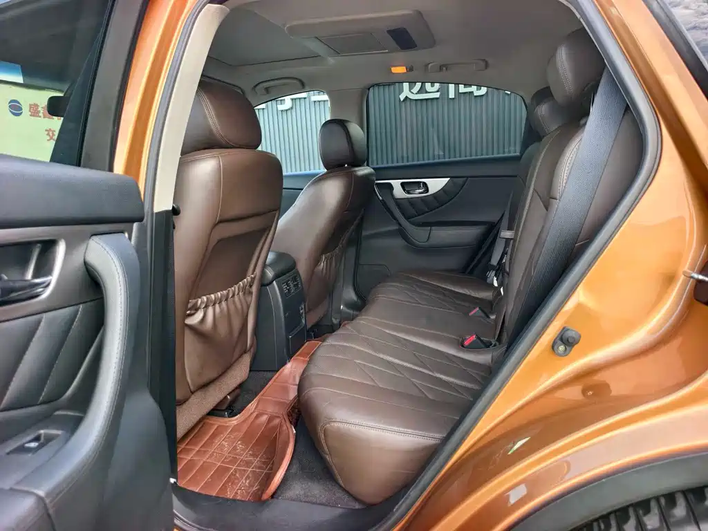 Infiniti QX70 — миниатюра 10