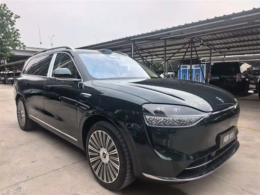 Aito M9 2025 Ultra 52kWh 6 мест (192 ）