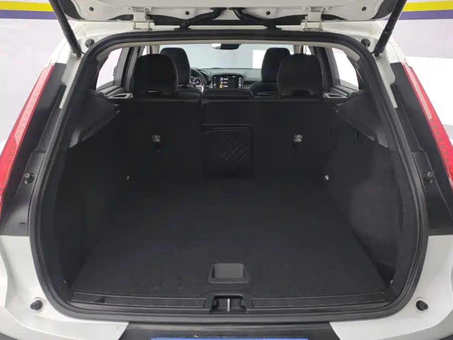 Volvo XC40 — миниатюра 4