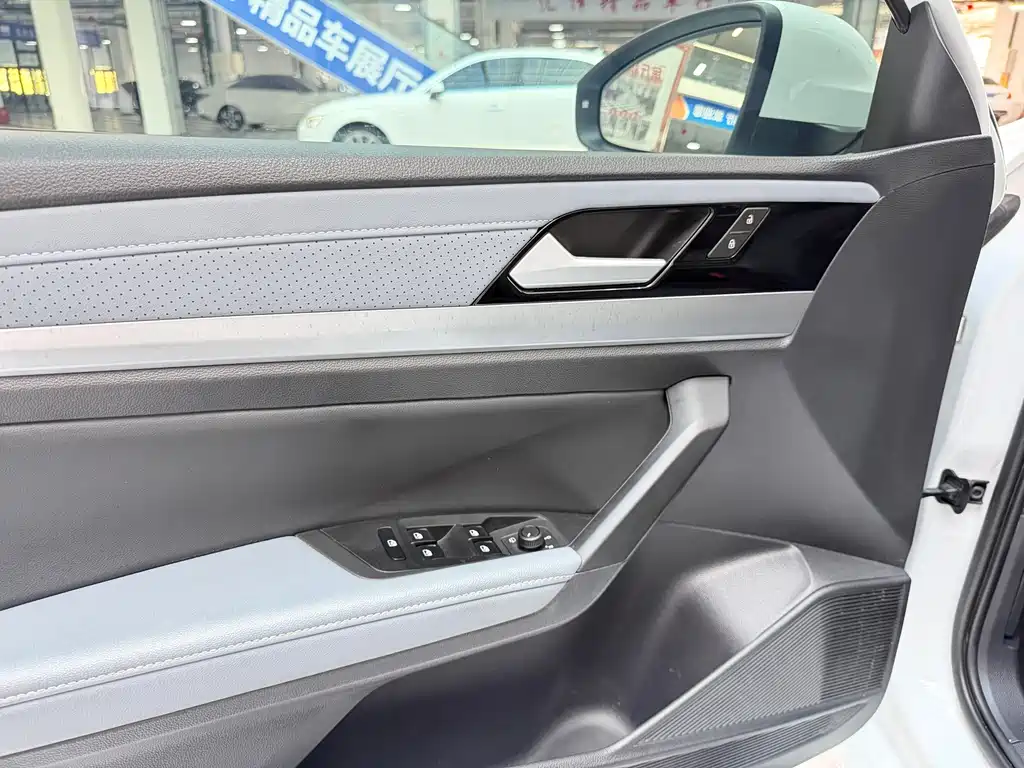 Volkswagen Lavida — миниатюра 8