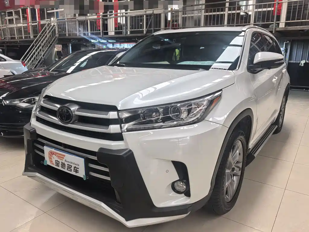 TOYOTA HIGHLANDER