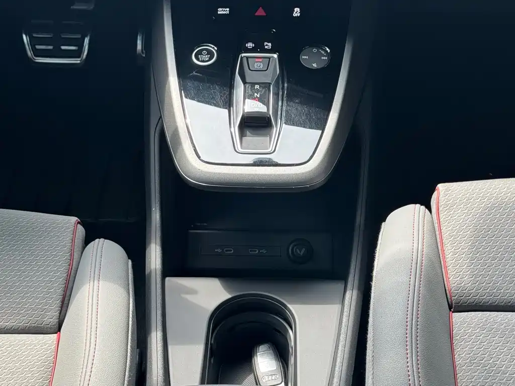 Audi Q5 e-tron — миниатюра 22