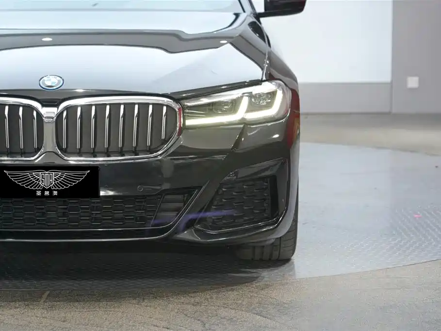 BMW 5 Series 5 2022 535Le M Sport