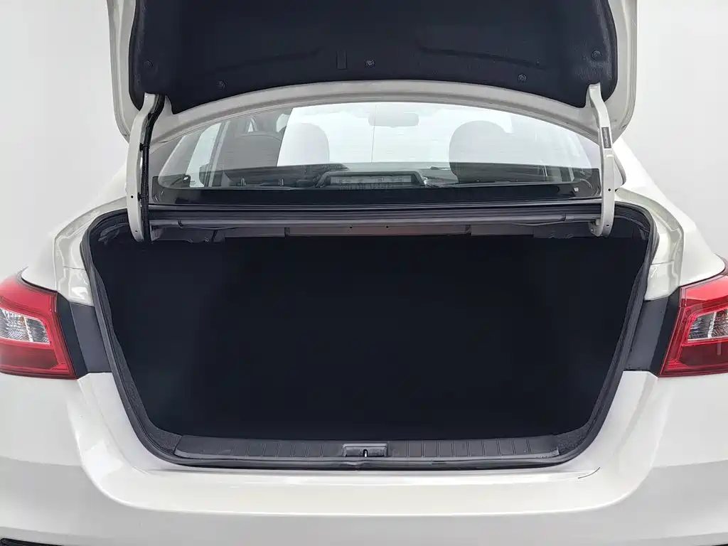 Nissan Sylphy — миниатюра 16