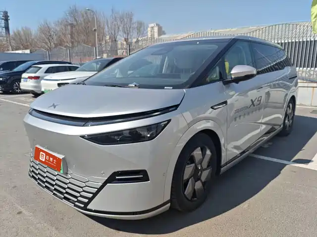 XIAOPENG X9 2025