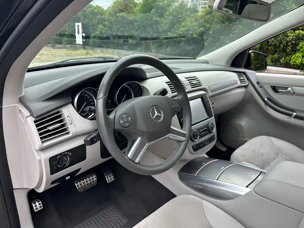 Mercedes-Benz R-Class — миниатюра 16