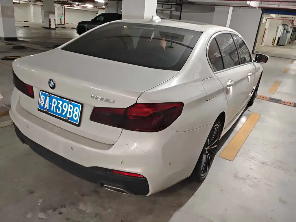 BMW 5 Series — миниатюра 6
