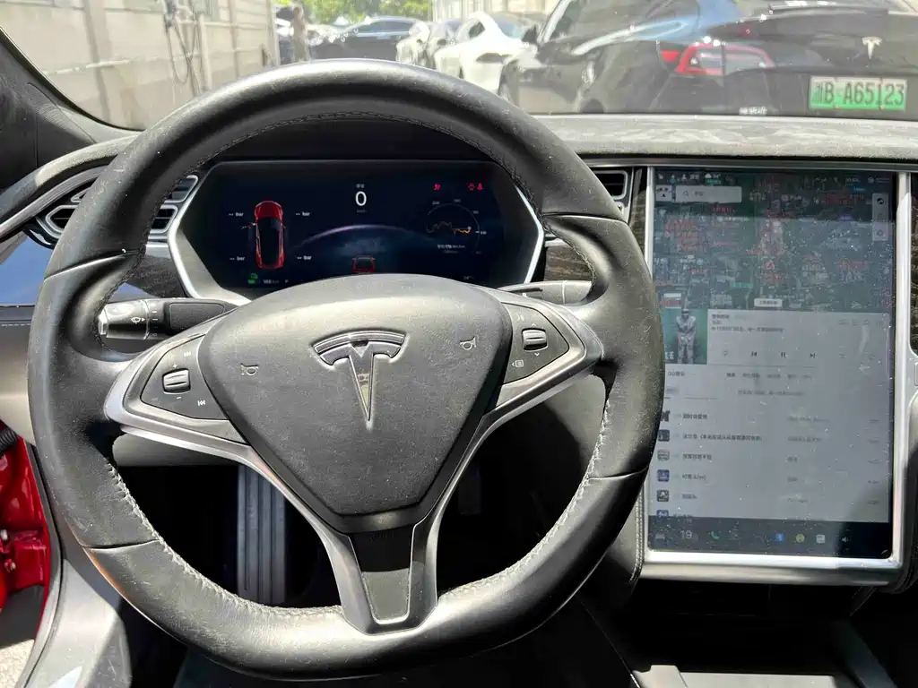 Tesla Model S — миниатюра 7