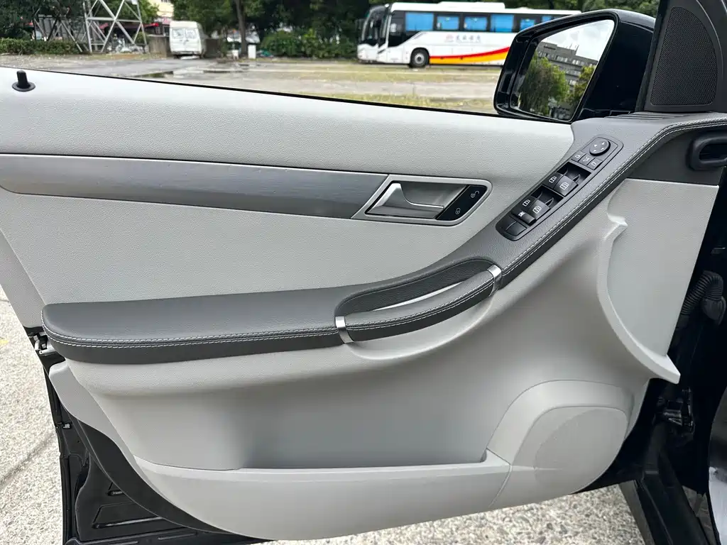 Mercedes-Benz R-Class — миниатюра 42