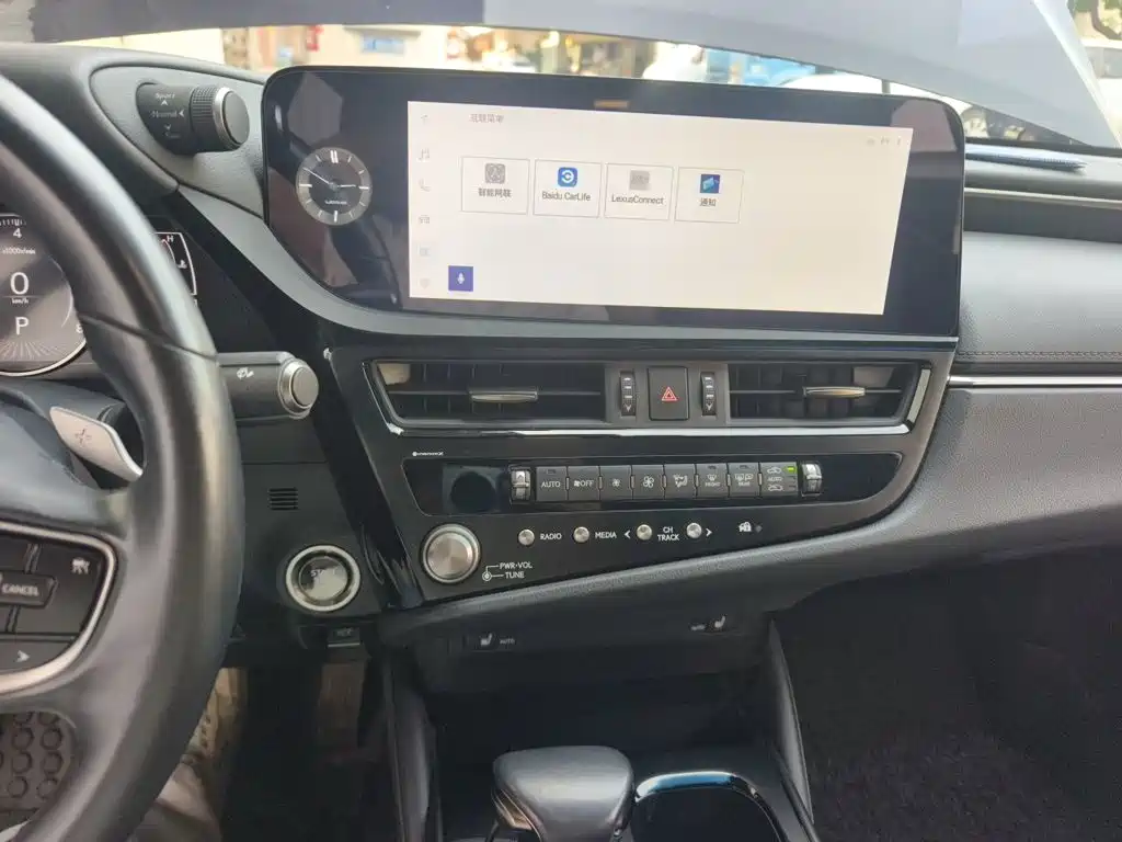 Lexus ES — миниатюра 9