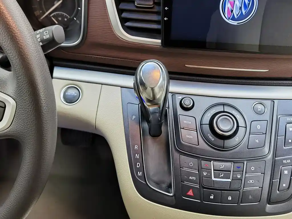 Buick GL8 — миниатюра 13