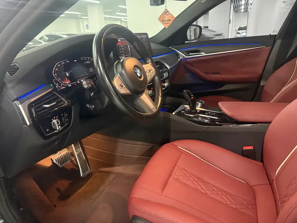 BMW 5 Series — миниатюра 5