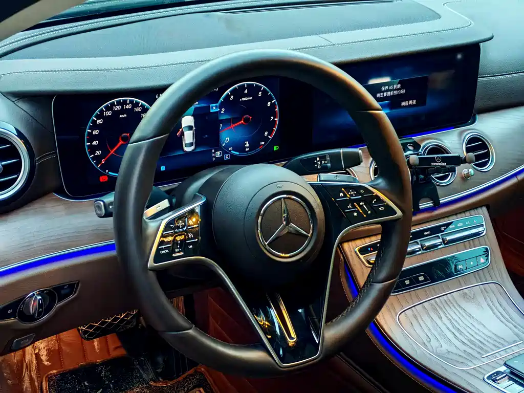 MERCEDES-BENZ E CLASS