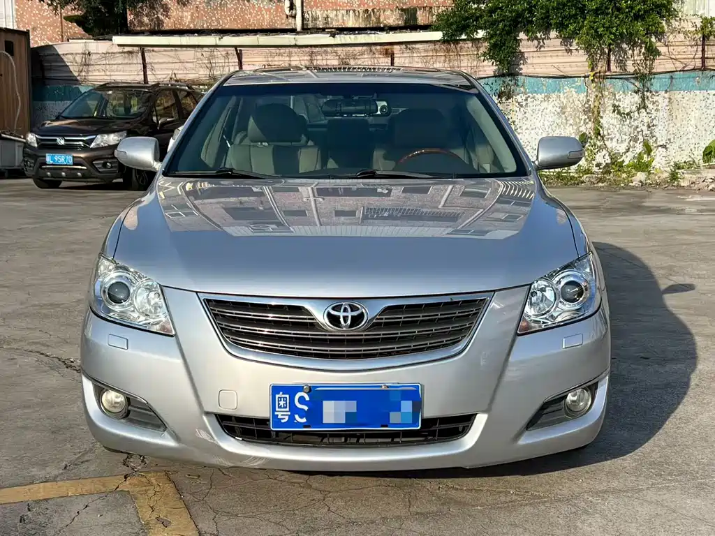 Toyota Camry — миниатюра 2
