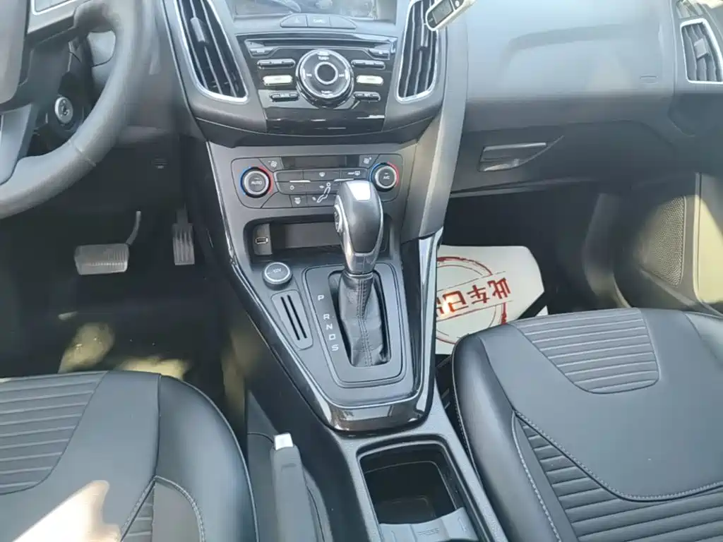 Ford Focus — миниатюра 14