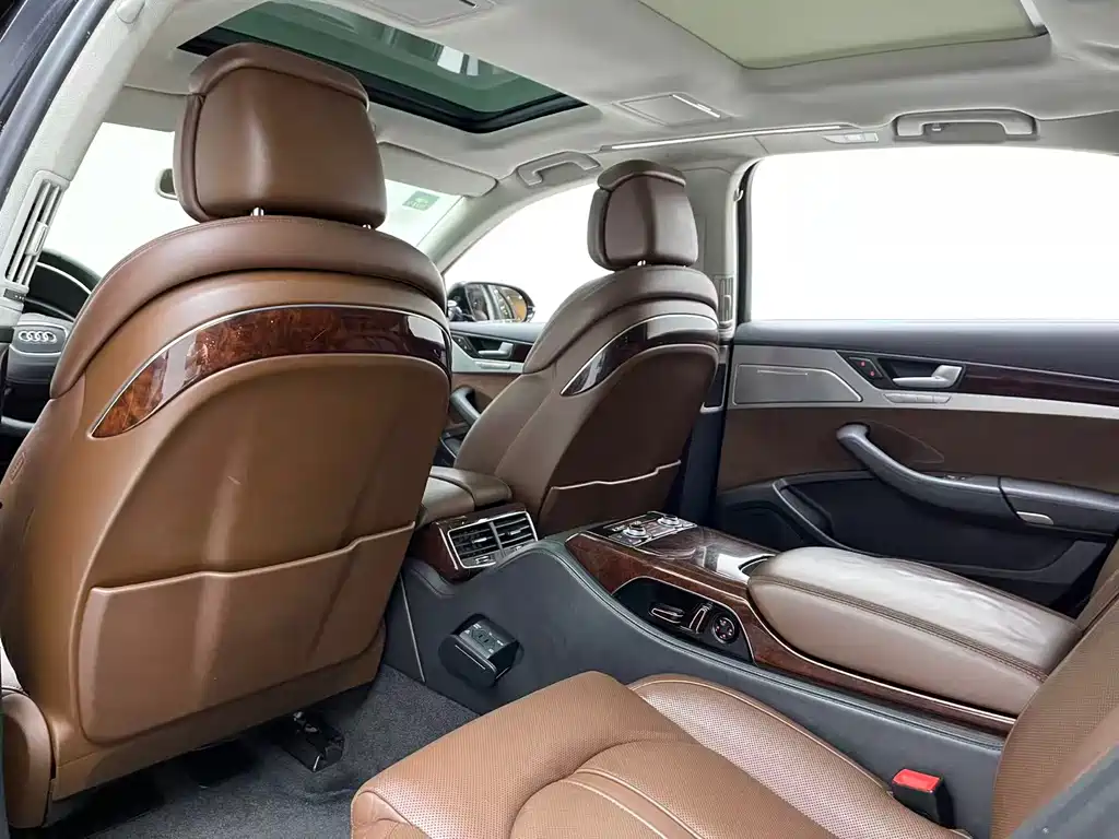 Audi A8 — миниатюра 8
