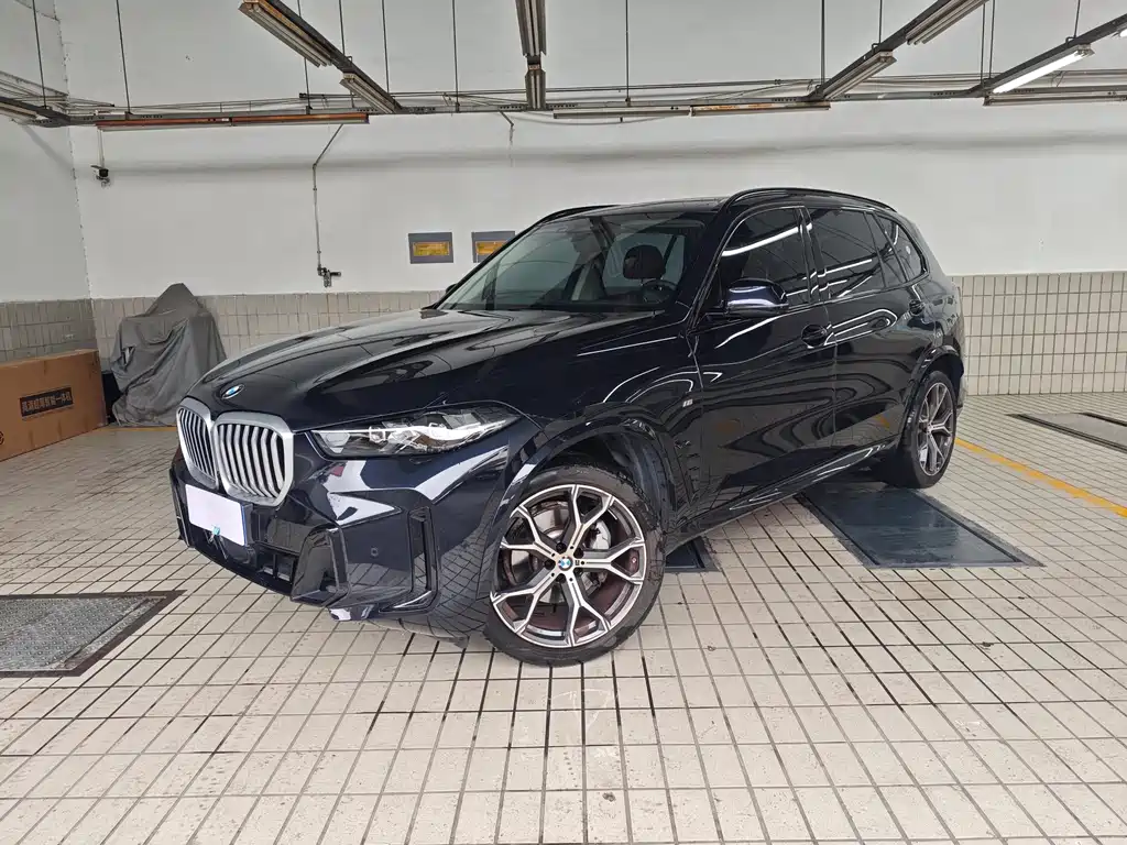 BMW X5 2023 xDrive 30Li Premium M Sport