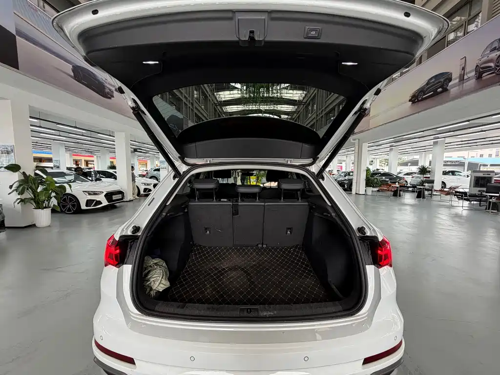 Audi Q3 — миниатюра 11