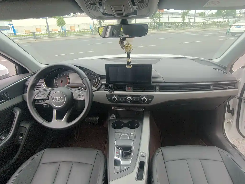 Audi A4L — миниатюра 5