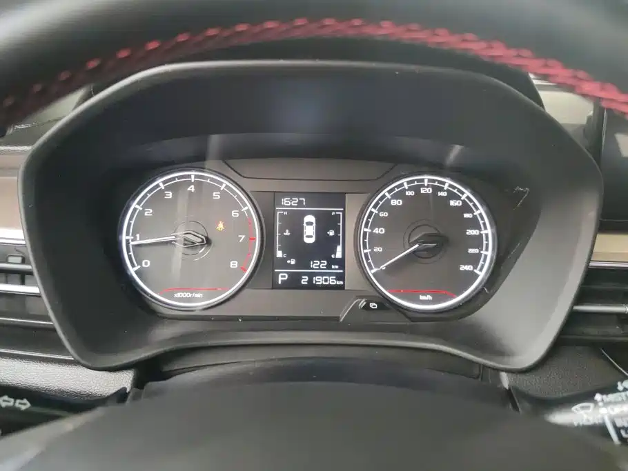 Geely Vision X3 — миниатюра 14