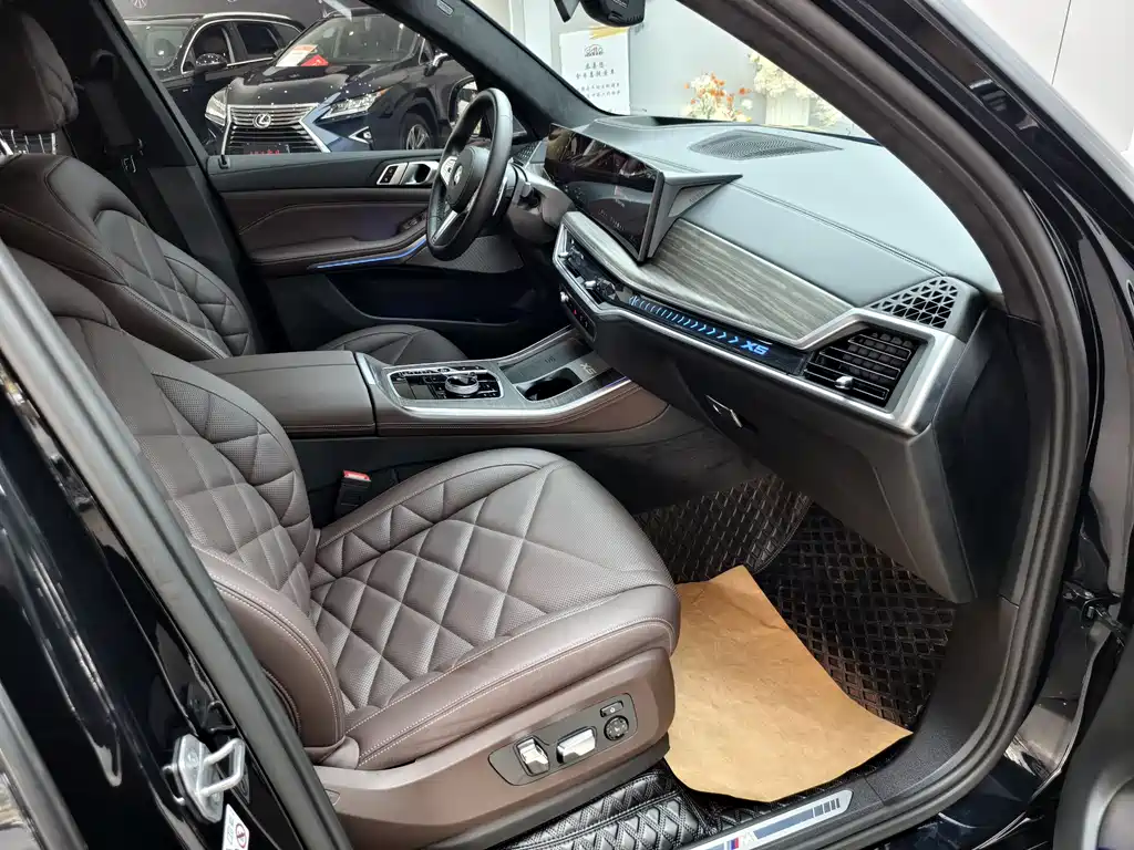 BMW X5 2023 xDrive 40Li M Sport