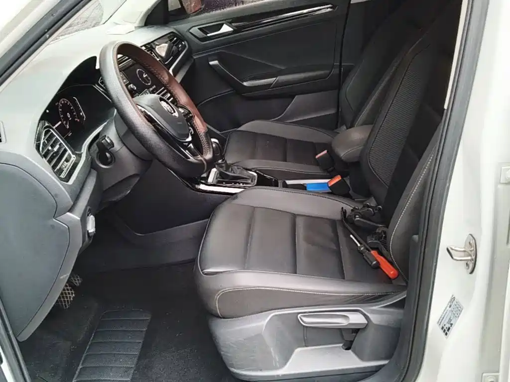 Volkswagen T-Roc — миниатюра 15