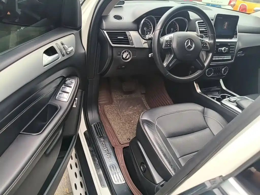 Mercedes-Benz M-Class — миниатюра 16
