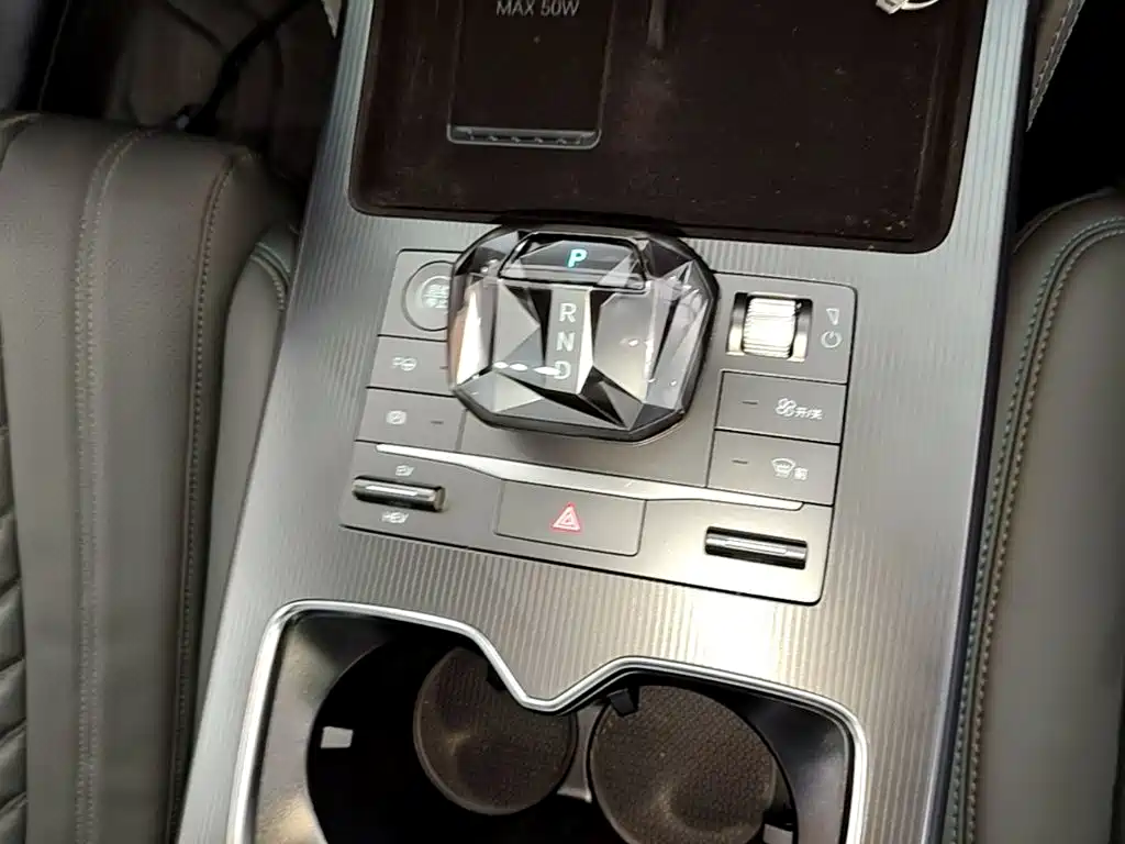 BYD L DM-i — миниатюра 14