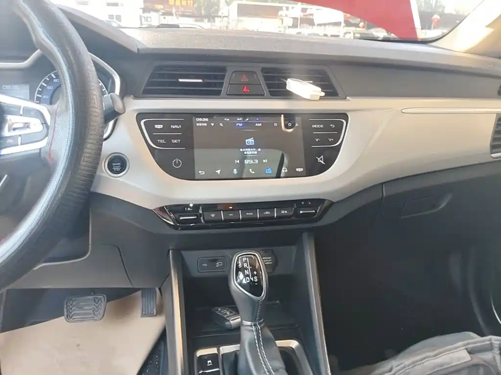 Geely Vision X3 — миниатюра 13