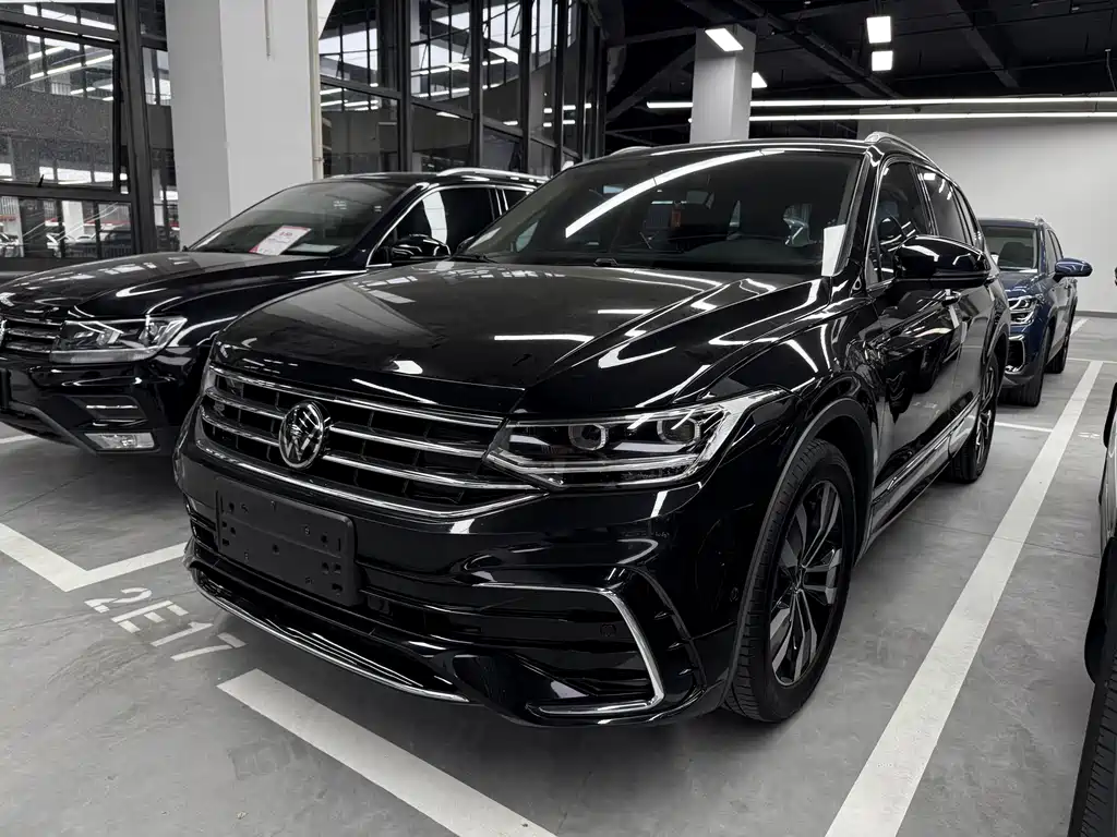 Volkswagen Tiguan L L 2022 330TSI AT R-Line
