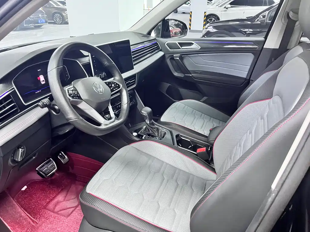 Volkswagen Tiguan L L 2022 330TSI AT