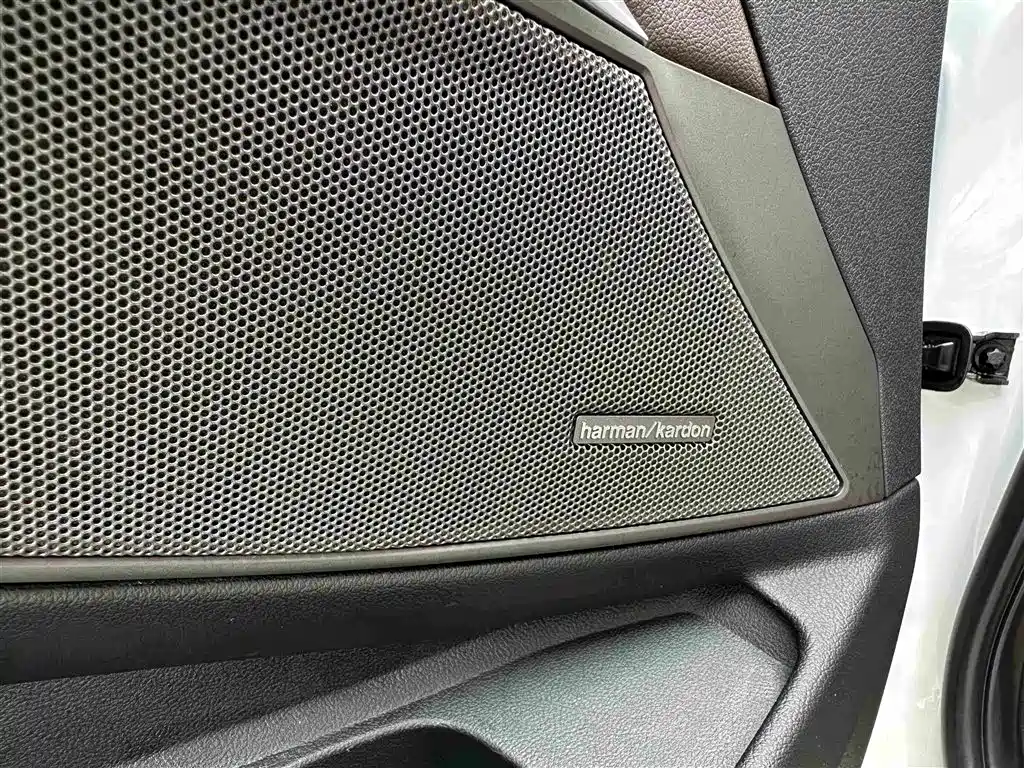 BMW 3 Series — миниатюра 17