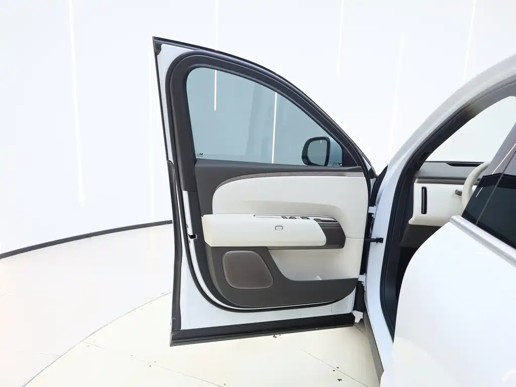 Li Auto Li L8 — миниатюра 16