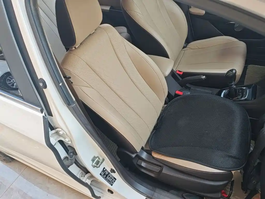 Baojun 310W — миниатюра 25