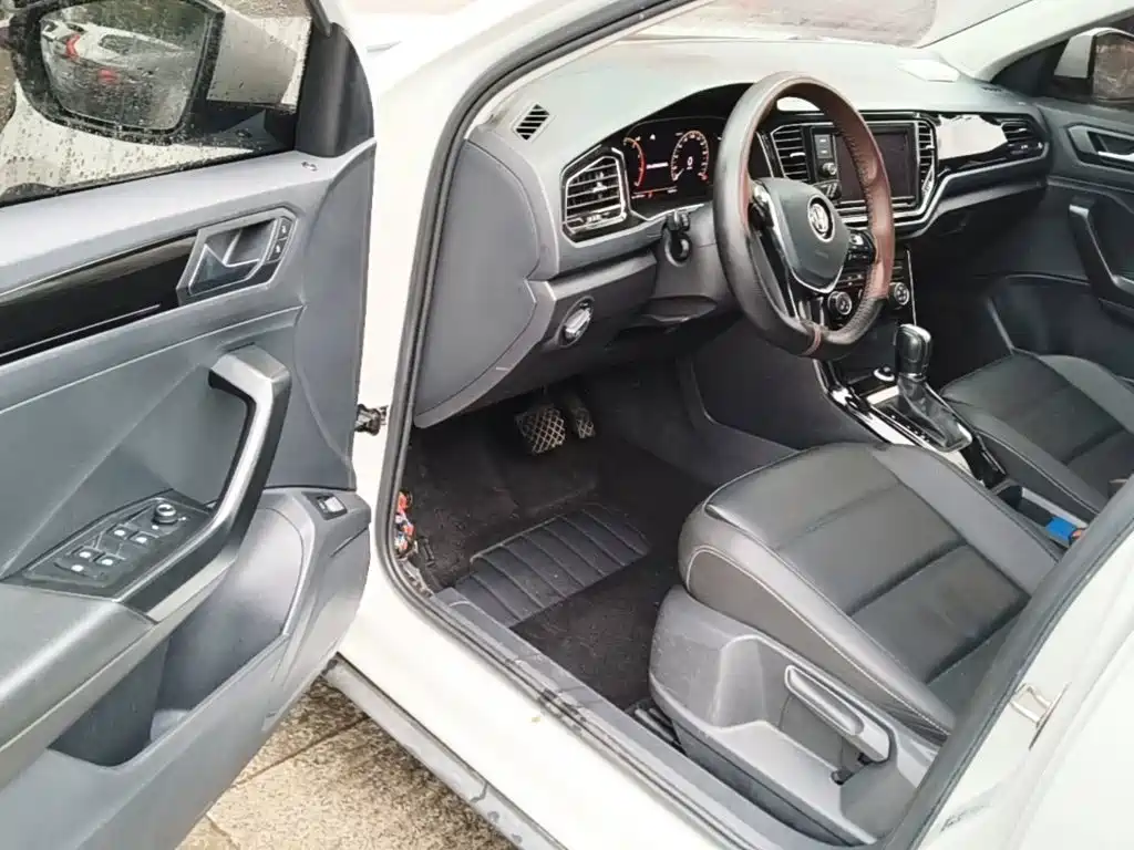 Volkswagen T-Roc — миниатюра 16