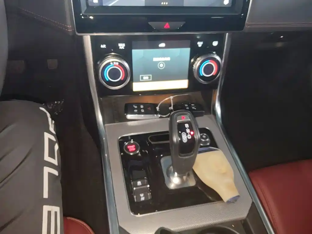 Jaguar XEL — миниатюра 14