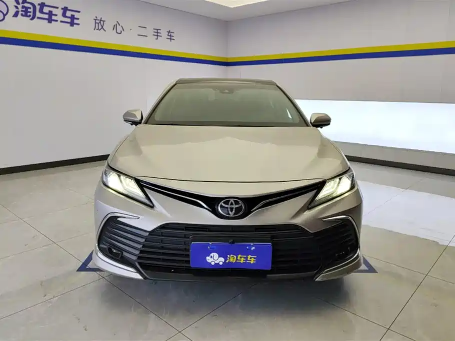 TOYOTA CAMRY