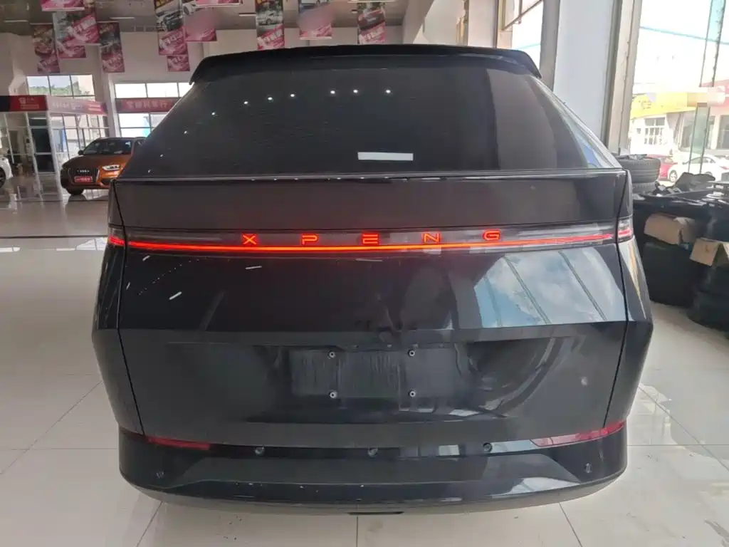 XPeng X9 — миниатюра 6