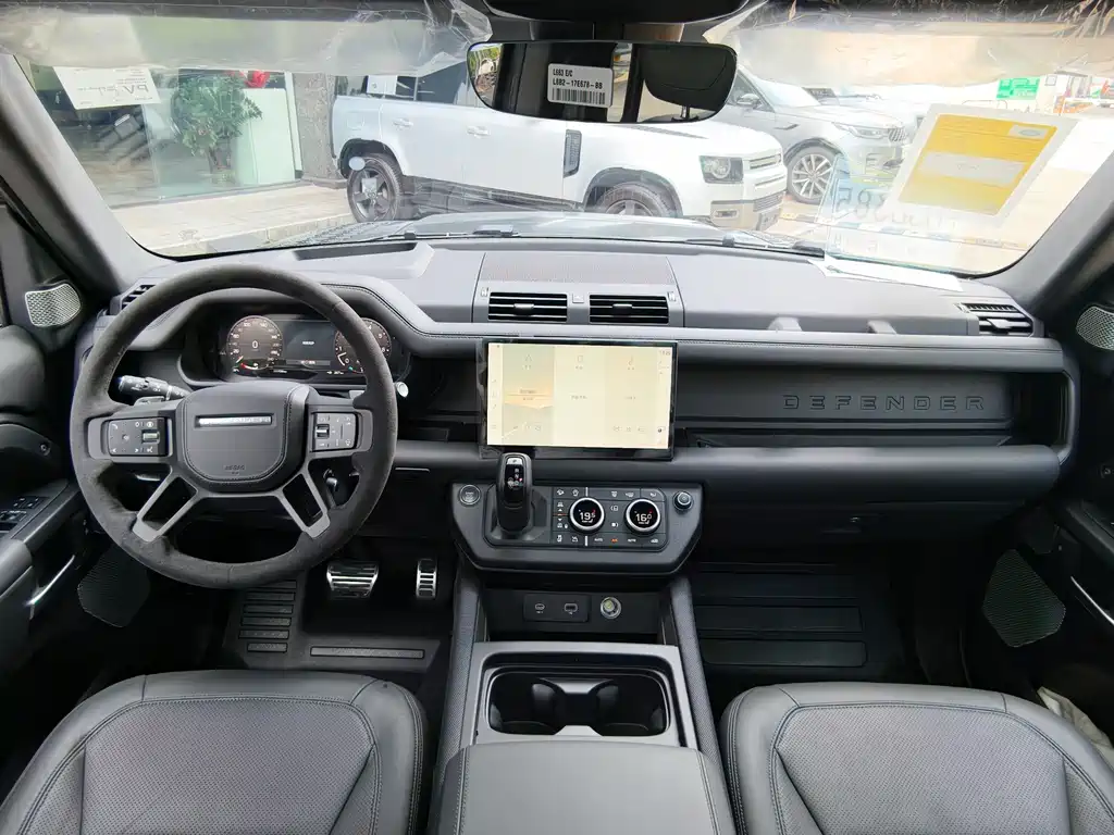 Land Rover Defender — миниатюра 9