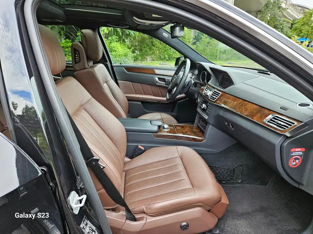 Mercedes-Benz E-Class — миниатюра 13