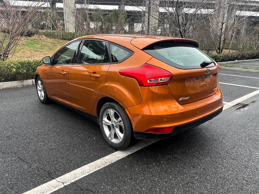 FORD FOX